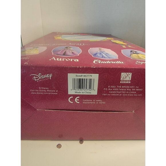 Disney Princess Snow White Porcelain Keepsake Doll NWOT IOB - Picture 5 of 5